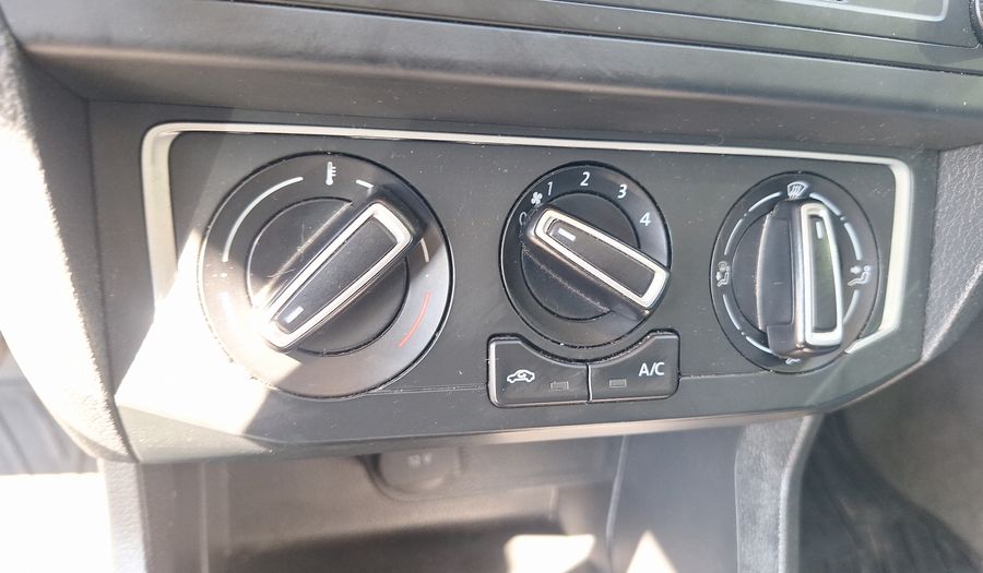 Volkswagen Gol 1.6 HIGHLINE Hatchback 2022