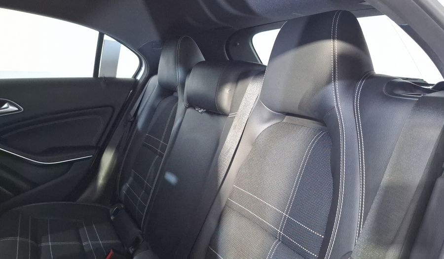 Mercedes Benz Clase A 1.6 200 CGI 7G-DCT Hatchback 2013