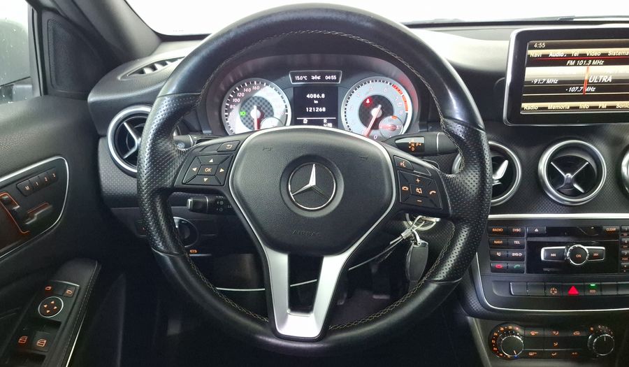 Mercedes Benz Clase A 1.6 200 CGI 7G-DCT Hatchback 2013
