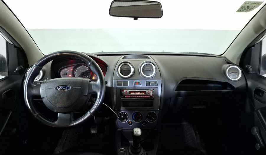 Ford Fiesta 1.6 FIESTA IKON HATCH AMBIENTE A/A MT Hatchback 2015