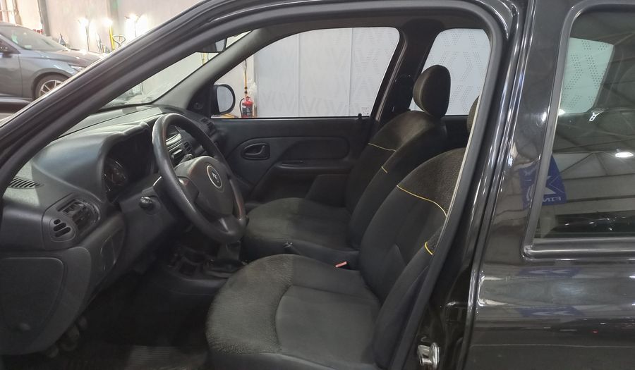 Renault Clio 1.1 CONFORT PLUS Hatchback 2014