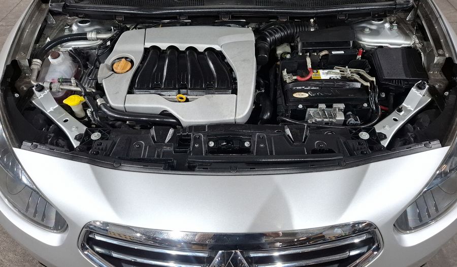 Renault Fluence 2.0 DYNAMIQUE AT Sedan 2013