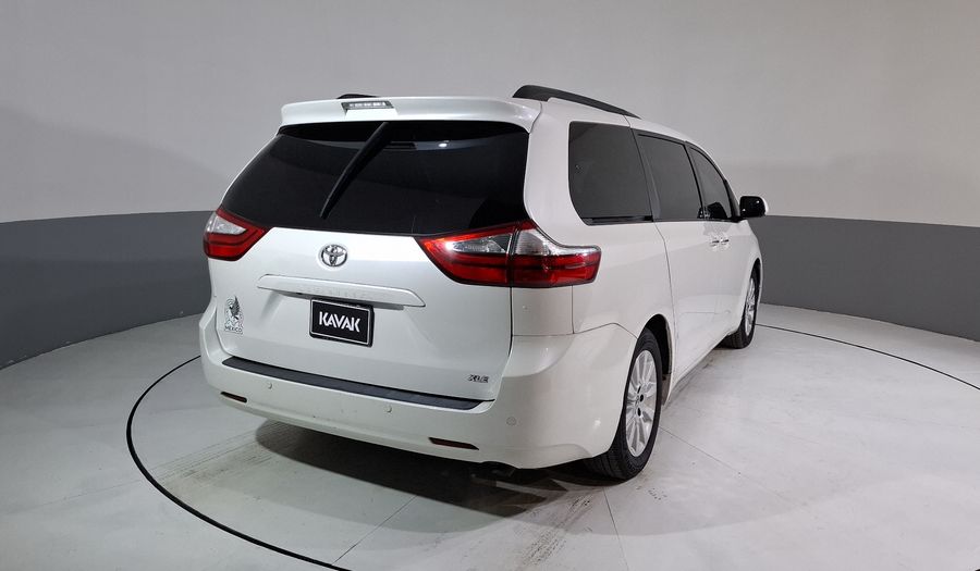 Toyota Sienna 3.5 XLE PIEL AT Minivan 2015