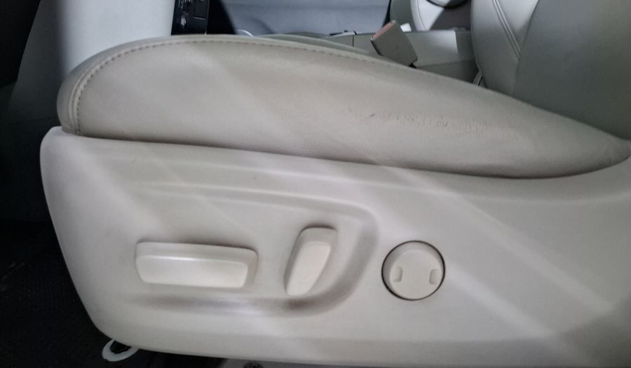 Toyota Sienna 3.5 XLE PIEL AT Minivan 2015
