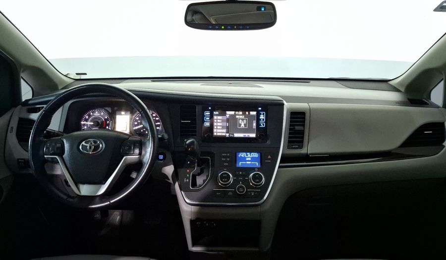 Toyota Sienna 3.5 XLE PIEL AT Minivan 2015