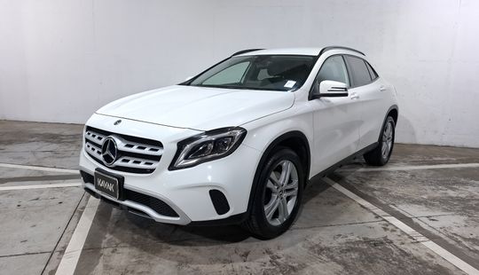 Mercedes Benz • Clase GLA