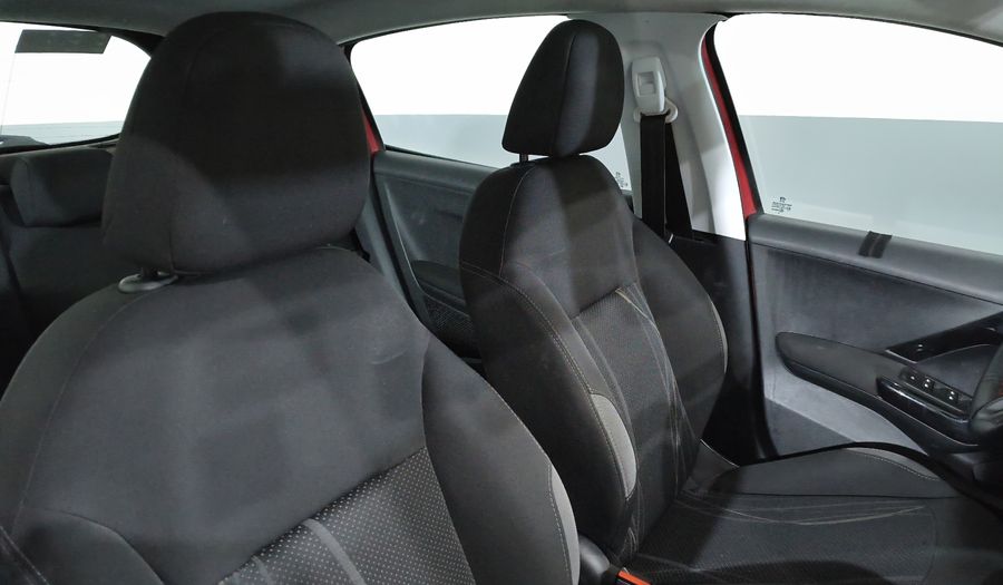 Peugeot 208 1.6 ALLURE MT Hatchback 2015