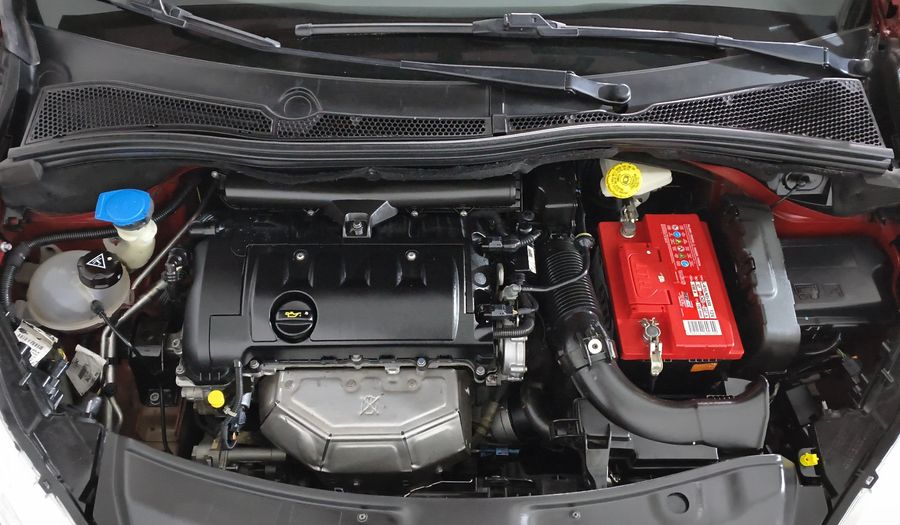 Peugeot 208 1.6 ALLURE MT Hatchback 2015
