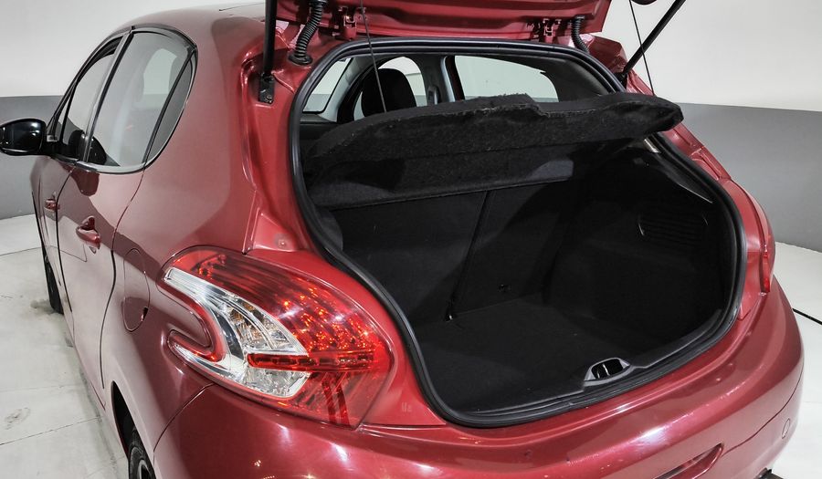 Peugeot 208 1.6 ALLURE MT Hatchback 2015