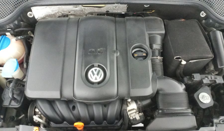 Volkswagen Beetle 2.5 TIPTRONIC Hatchback 2013