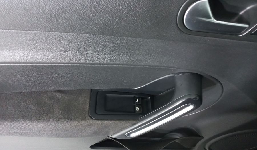 Volkswagen Beetle 2.5 TIPTRONIC Hatchback 2013