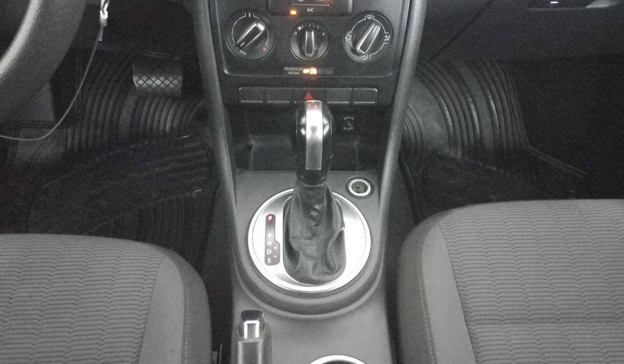 Volkswagen Beetle 2.5 TIPTRONIC Hatchback 2013