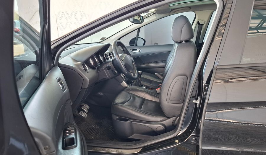Peugeot 308 2.0 FELINE Hatchback 2012