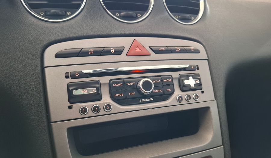 Peugeot 308 2.0 FELINE Hatchback 2012