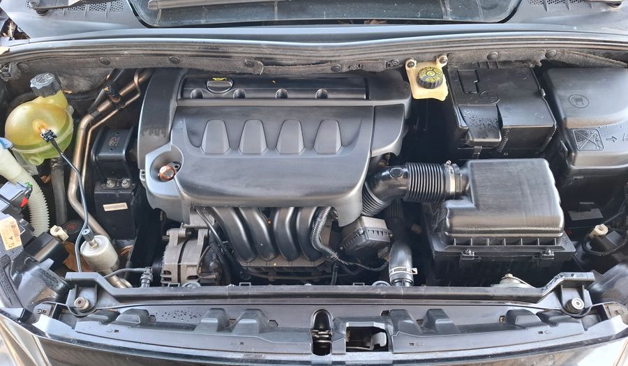 Peugeot 308 2.0 FELINE Hatchback 2012
