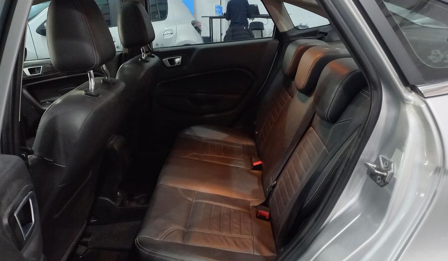 Ford Fiesta Kinetic Design 1.6 TITANIUM Sedan 2016