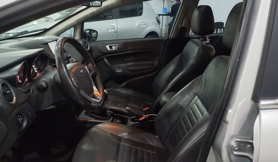 Ford Fiesta Kinetic Design 1.6 TITANIUM Sedan 2016