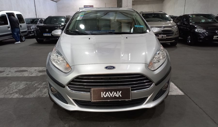 Ford Fiesta Kinetic Design 1.6 TITANIUM Sedan 2016