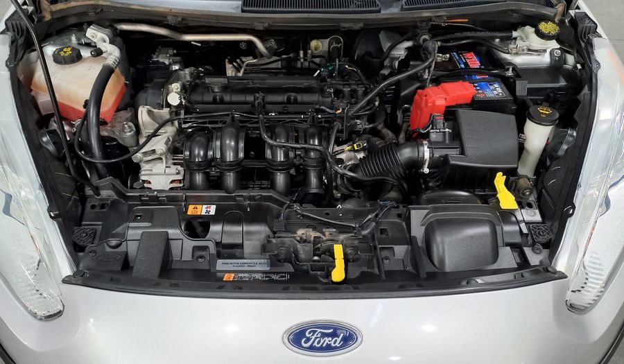 Ford Fiesta Kinetic Design 1.6 TITANIUM Sedan 2016