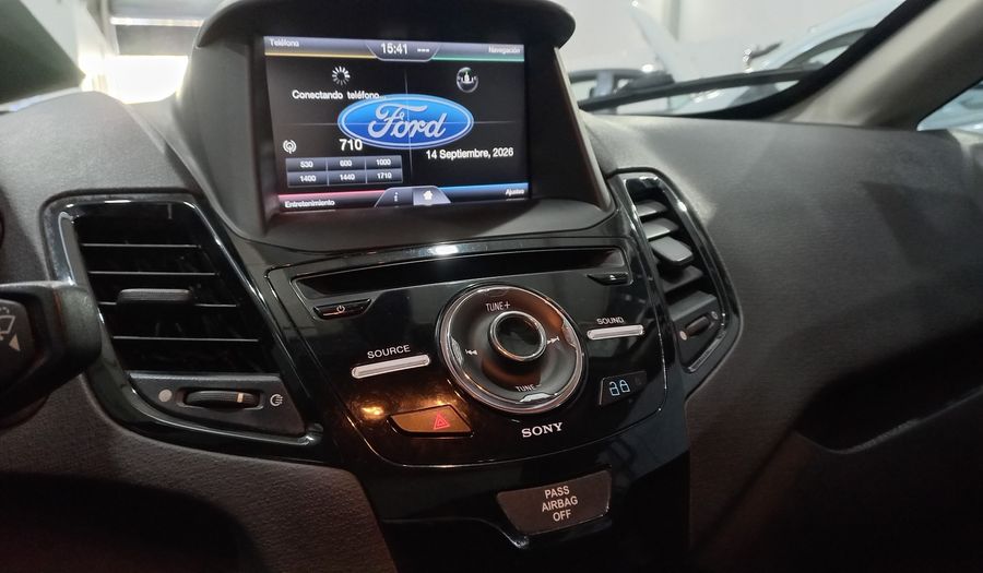 Ford Fiesta Kinetic Design 1.6 TITANIUM Sedan 2016