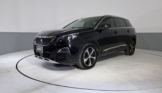 Peugeot • 5008