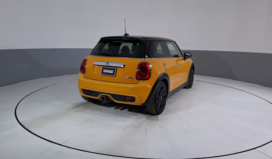 Mini Cooper S 2.0 COOPER HOT CHILI AT Hatchback 2016