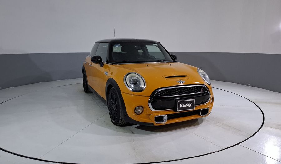 Mini Cooper S 2.0 COOPER HOT CHILI AT Hatchback 2016