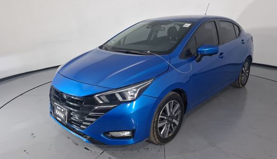 Nissan • Versa
