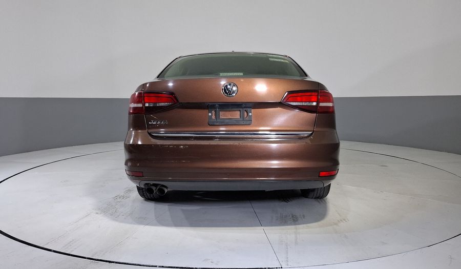 Volkswagen Jetta 2.5 COMFORTLINE MT BOLSAS AIRE DEL. Sedan 2017