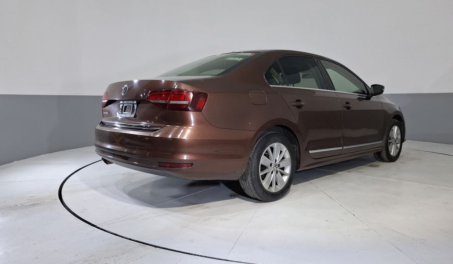 Volkswagen Jetta 2.5 COMFORTLINE MT BOLSAS AIRE DEL. Sedan 2017