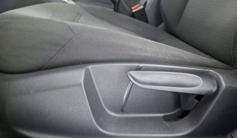 Volkswagen Jetta 2.5 COMFORTLINE MT BOLSAS AIRE DEL. Sedan 2017