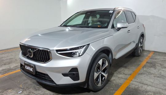 Volvo • XC40