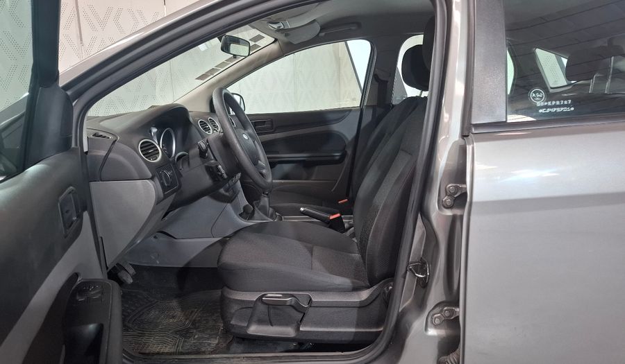 Ford Focus Ii 1.6 STYLE Hatchback 2011