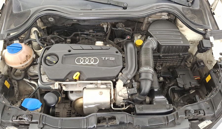 Audi A1 1.4 TFSI COOL MT Hatchback 2015