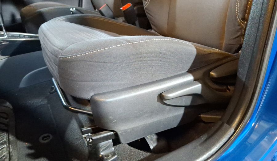 Toyota Yaris 1.5 SE AT 5PTAS Hatchback 2015