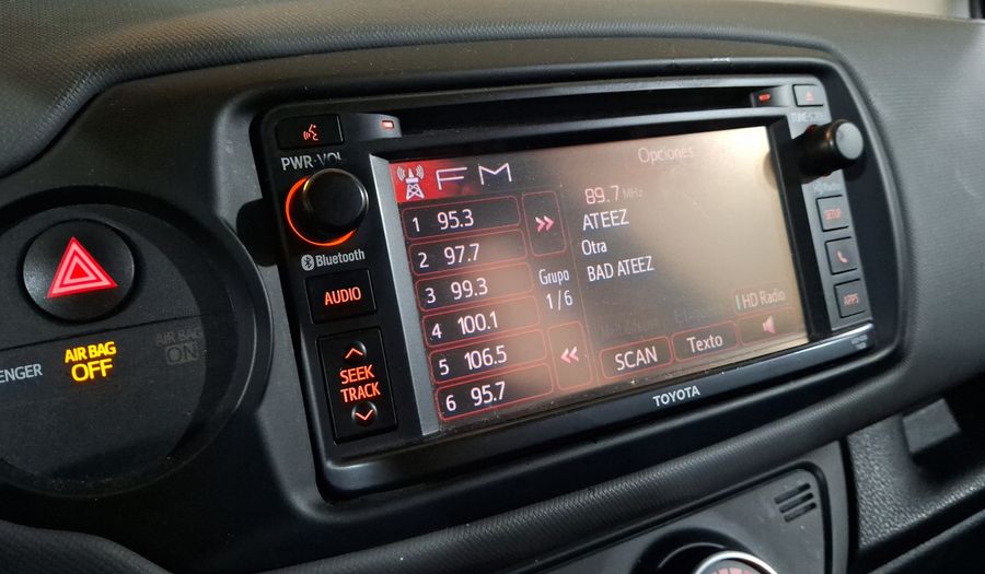 Toyota Yaris 1.5 SE AT 5PTAS Hatchback 2015