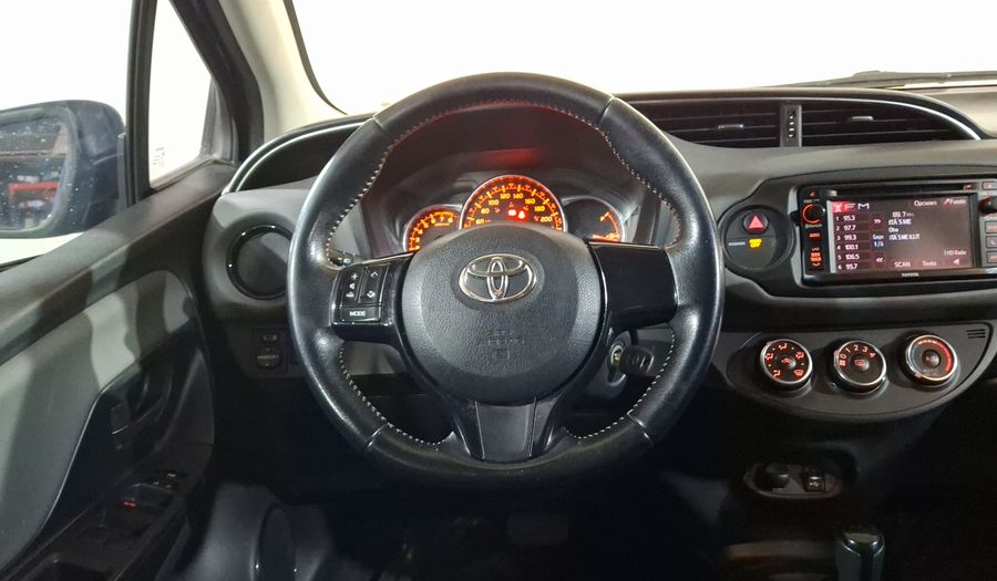 Toyota Yaris 1.5 SE AT 5PTAS Hatchback 2015