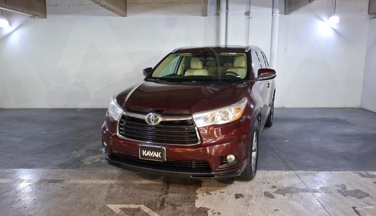 Toyota • Highlander