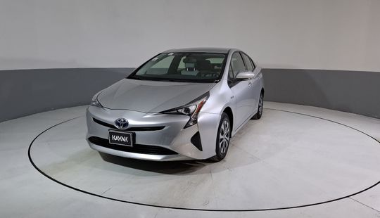 Toyota • Prius