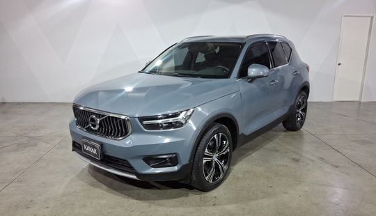 Volvo • XC40