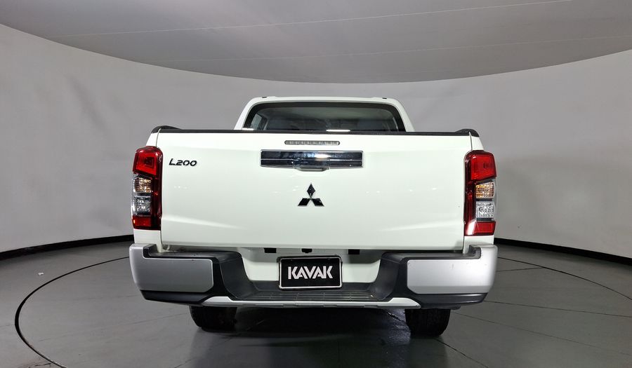 Mitsubishi L200 2.4 GLX GASOLINA Pickup 2023