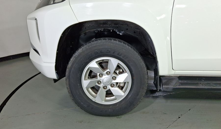 Mitsubishi L200 2.4 GLX GASOLINA Pickup 2023