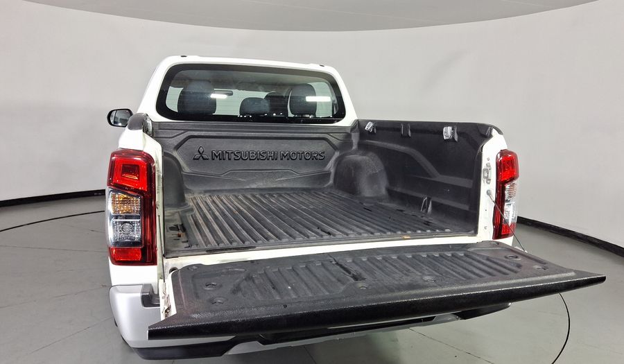 Mitsubishi L200 2.4 GLX GASOLINA Pickup 2023