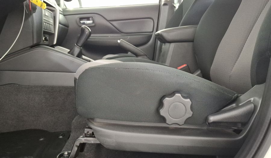 Mitsubishi L200 2.4 GLX GASOLINA Pickup 2023