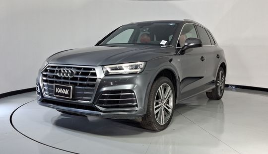 Audi • Q5