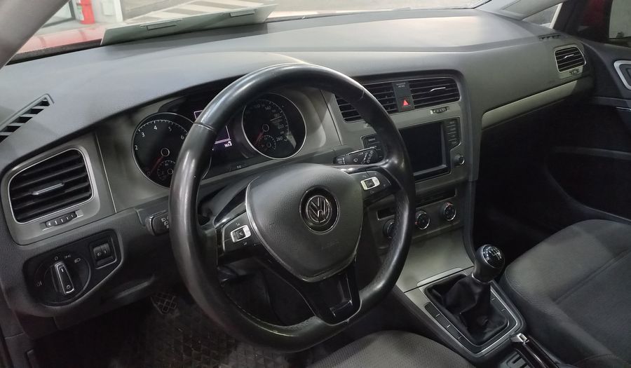 Volkswagen Golf 1.6 MPI TRENDLINE Hatchback 2017