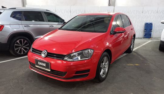 Volkswagen • Golf