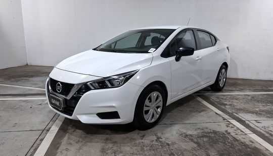 Nissan • Versa