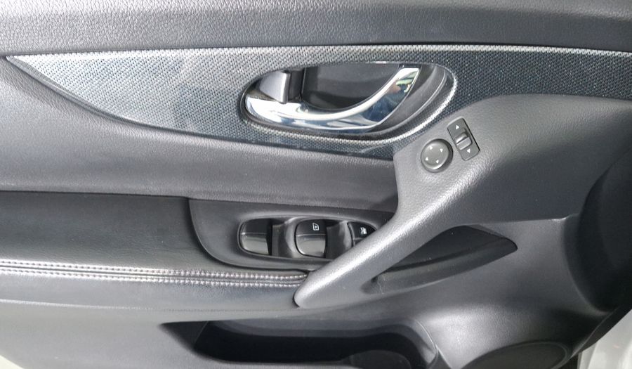 Nissan X-trail 2.5 EXCLUSIVE 3 ROW CVT 4WD Suv 2015