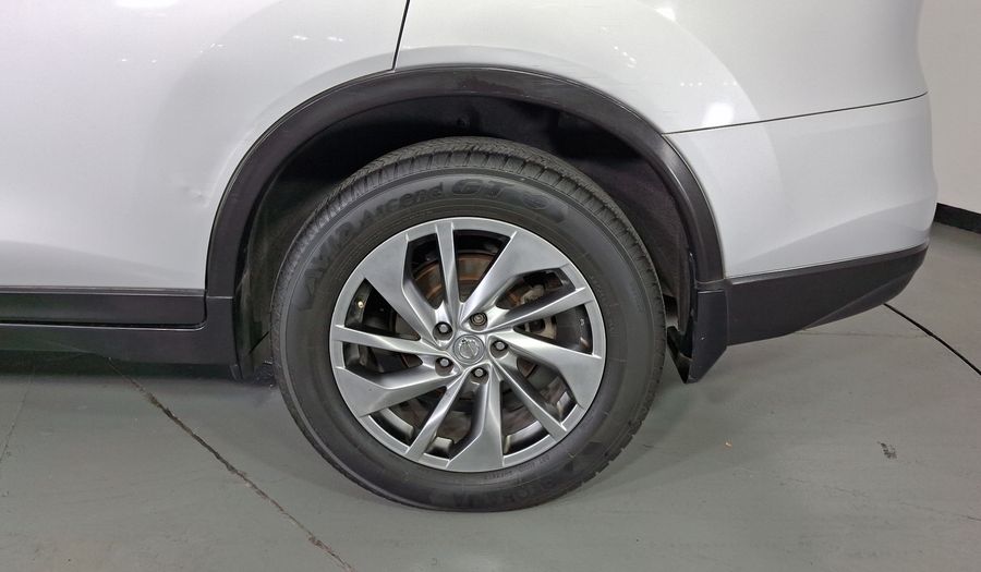 Nissan X-trail 2.5 EXCLUSIVE 3 ROW CVT 4WD Suv 2015
